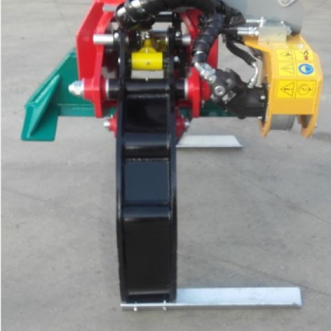 PINZA CON MOTOSEGA AD USO FISSO -02.jpg
