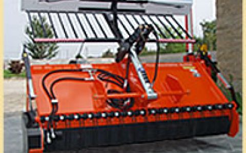 Grille de protection  avec TECNOPLUS en position de chargement sel (ouverte)