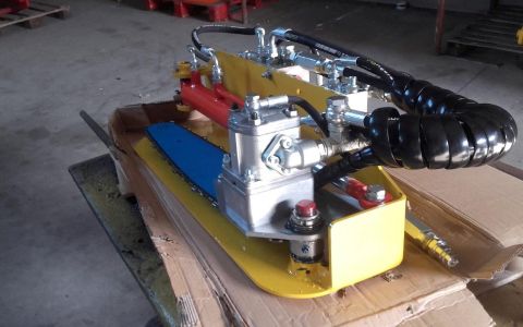 Kit cassette saw with gear hydraulic motor and automatic return system