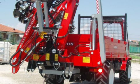 Gru TFC 4200  VERSUS- applicazione su motoagricola