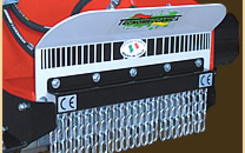 Double front protection with chain (available on request)